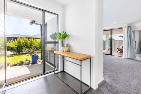 Photo of property in 12 Teiaroa Street, Waikanae, 5036