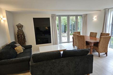 Photo of property in 3/99 Aikmans Road, Merivale, Christchurch, 8014