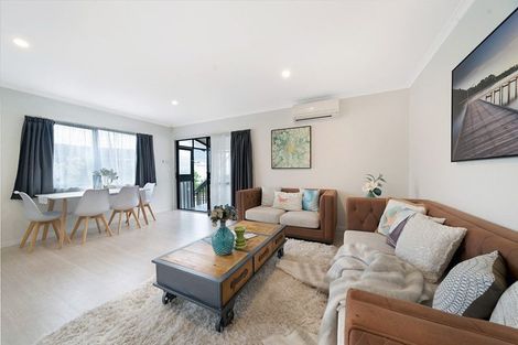 Photo of property in 124a Golf Road, New Lynn, Auckland, 0600