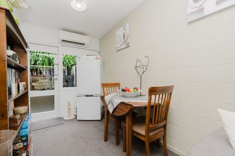 Photo of property in 2/100 River Road, Hamilton East, Hamilton, 3216
