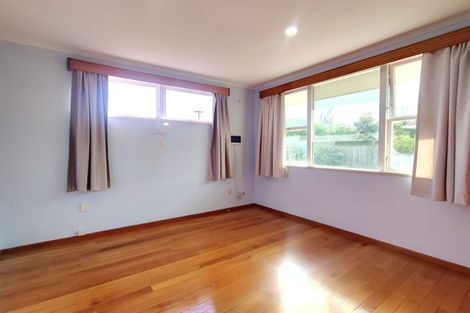 Photo of property in 113 Forrest Hill Road, Forrest Hill, Auckland, 0620