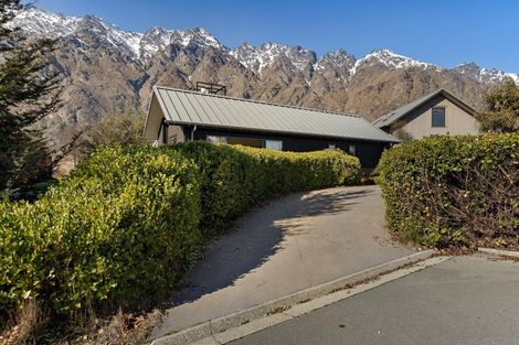 Photo of property in 4 Caithness Court, Jacks Point, Queenstown, 9371
