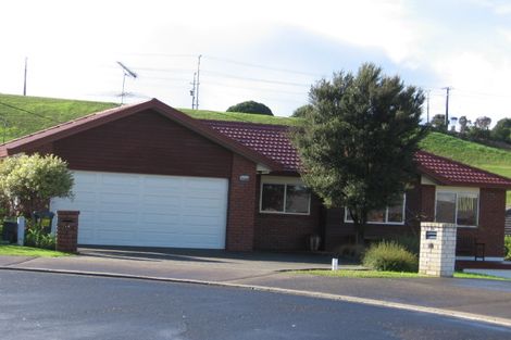 Photo of property in 12 Astor Place, Orewa, 0931