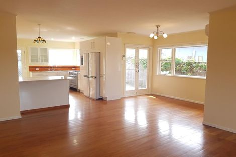 Photo of property in 19 David Street, Bayswater, Auckland, 0622