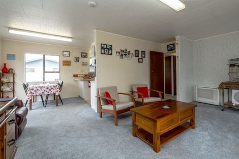 Photo of property in 8 Deller Grove, Silverstream, Upper Hutt, 5019