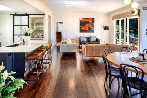 Photo of property in 89 Paremata Road, Paremata, Porirua, 5024