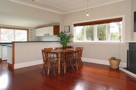 Photo of property in 11 Tawa Street, Tawa, Wellington, 5028