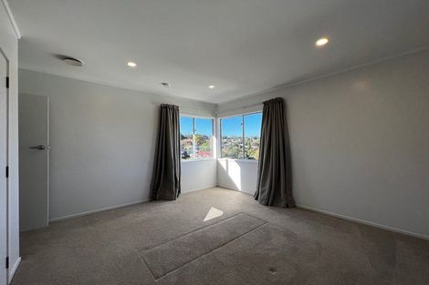 Photo of property in 2/39 Camrose Place, Glenfield, Auckland, 0629
