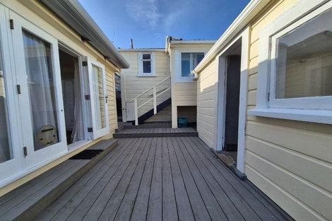 Photo of property in 7 Herald Terrace, Berhampore, Wellington, 6023