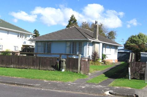 Photo of property in 1/24 London Street, Te Atatu Peninsula, Auckland, 0610