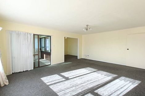 Photo of property in 112 Aviemore Drive, Highland Park, Auckland, 2010