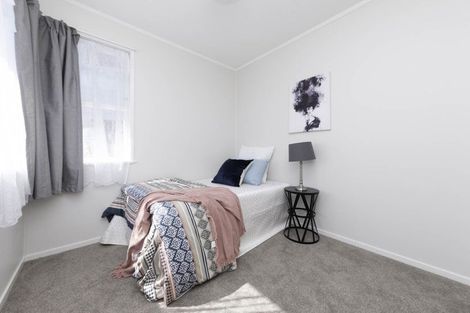 Photo of property in 16 Romney Place, Manurewa, Auckland, 2102