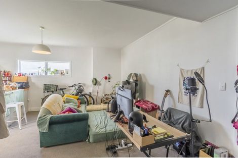 Photo of property in 53 Hawker Street, Mount Victoria, Wellington, 6011