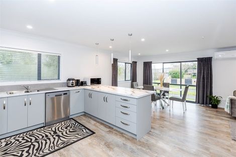 Photo of property in 2 Moreland Avenue, Pukete, Hamilton, 3200