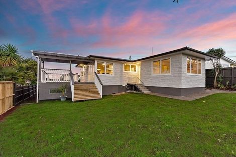 Photo of property in 27 Sunvue Road, Glen Eden, Auckland, 0602