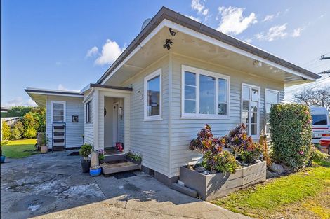Photo of property in 28 Oxford Street, Martinborough, 5711