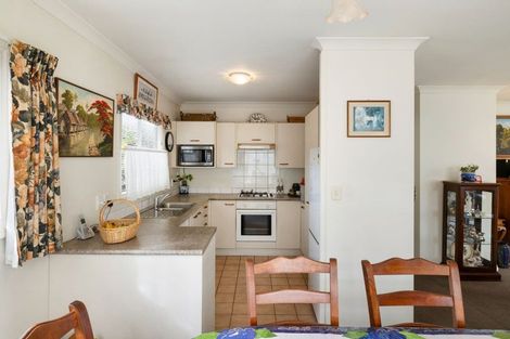 Photo of property in 126 Collins Road, Melville, Hamilton, 3206