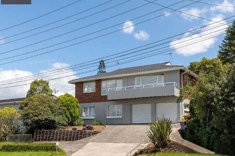 Photo of property in 23 Chivalry Road, Glenfield, Auckland, 0629