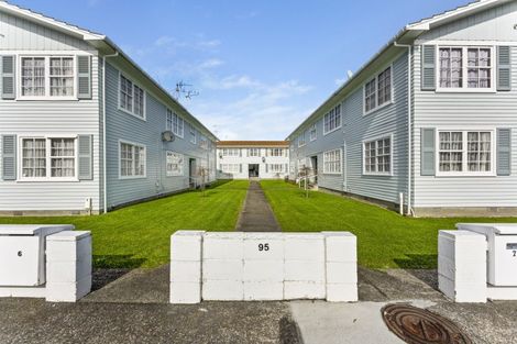 Photo of property in 1/95 Whites Line East, Waiwhetu, Lower Hutt, 5010
