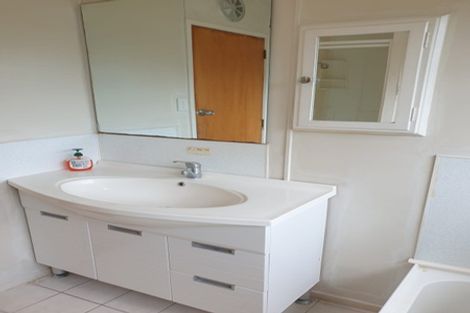 Photo of property in 19 Coey Place, Glen Eden, Auckland, 0602