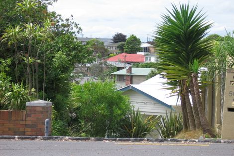 Photo of property in 500a Blockhouse Bay Road, Blockhouse Bay, Auckland, 0600
