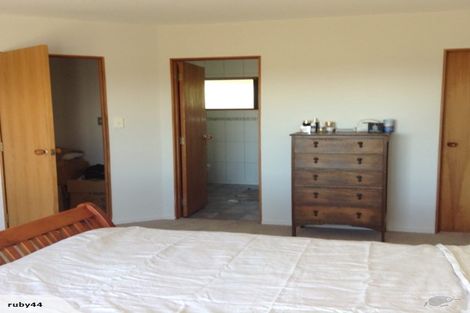 Photo of property in 54 Sunnyvale Road, Massey, Auckland, 0614