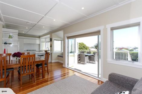 Photo of property in 117 Pendarves Street, New Plymouth, 4312