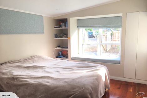 Photo of property in 42 Line Road, Glen Innes, Auckland, 1072