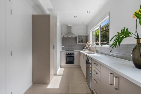 Photo of property in 58 Blanes Road, Weymouth, Auckland, 2103