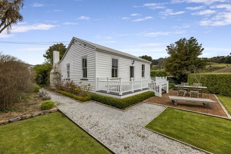 Photo of property in 2 Downes Road, Roseneath, Port Chalmers, 9023