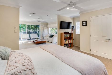 Photo of property in 5 Seymour Road, Mellons Bay, Auckland, 2014