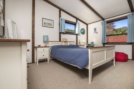 Photo of property in 4a Huia Street, Waikawa, Picton, 7220