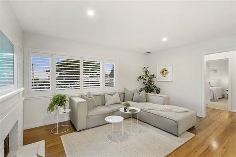 Photo of property in 1/121 Ocean View Road, Hillcrest, Auckland, 0627