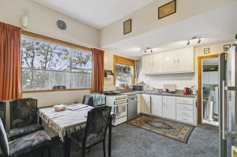 Photo of property in 80 Apu Crescent, Lyall Bay, Wellington, 6022