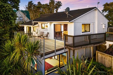 Photo of property in 1/78 Rangatira Road, Beach Haven, Auckland, 0626