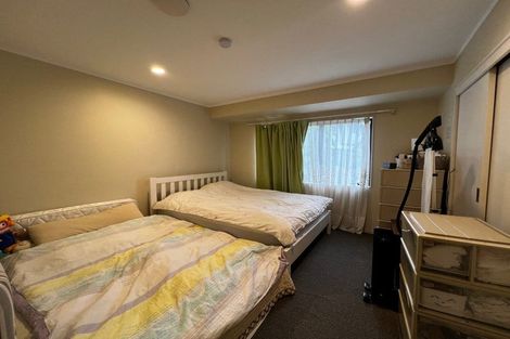 Photo of property in 2/21 Heathglen Place, Bayview, Auckland, 0629