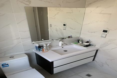 Photo of property in 8 Lilac Lane, Oteha, Auckland, 0632