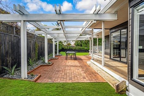 Photo of property in 3 Glucina Avenue, West Harbour, Auckland, 0618