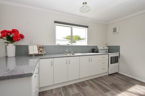 Photo of property in 10 Frederick Street, Carterton, 5713