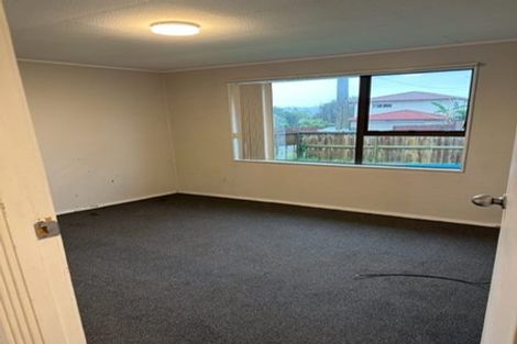 Photo of property in 2 Harrington Road, Henderson, Auckland, 0610