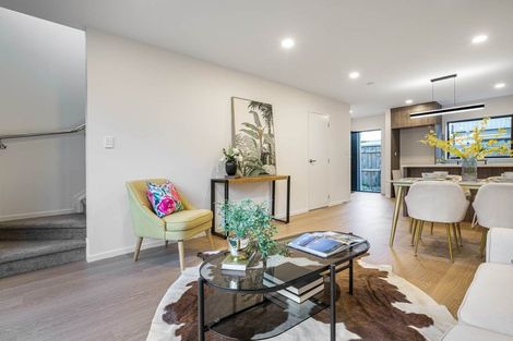 Photo of property in 57d Edmonton Road, Henderson, Auckland, 0612