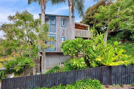 Photo of property in 1/3 Beach Road, Northcote Point, Auckland, 0627