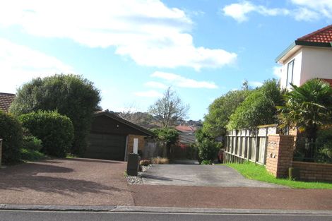 Photo of property in 2/10 Simmental Crescent, Somerville, Auckland, 2014