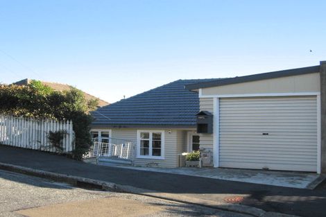 Photo of property in 22 Miles Crescent, Newlands, Wellington, 6037