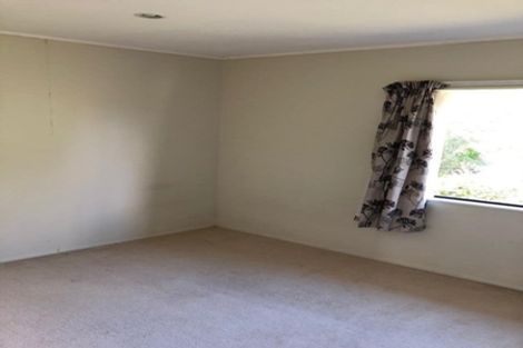 Photo of property in 2/41 Radiata Lane, Chatswood, Auckland, 0626