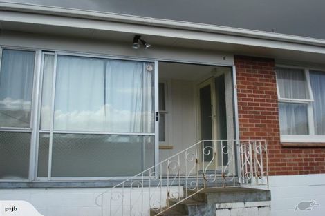Photo of property in 2/71 Mount Smart Road, Onehunga, Auckland, 1061