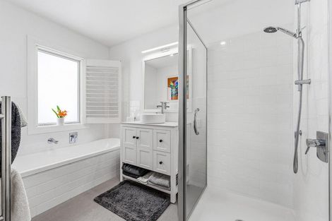 Photo of property in 15 Landmark Terrace, Orewa, 0931