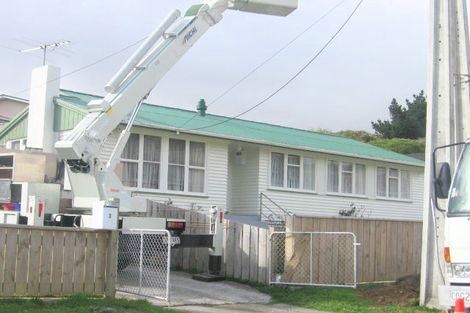 Photo of property in 5 Thompson Grove, Ranui, Porirua, 5024