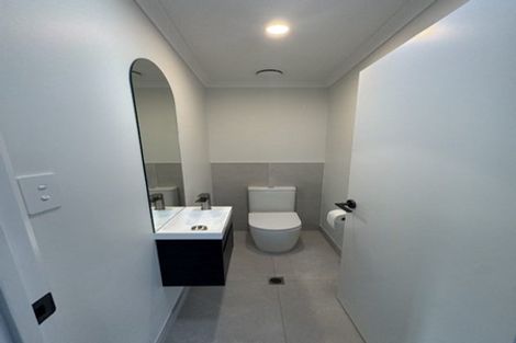 Photo of property in 8/666 Swanson Road, Swanson, Auckland, 0612