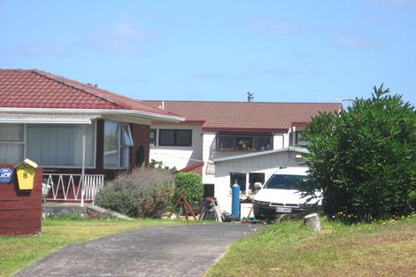 Photo of property in 2/8 James Street, Bayview, Auckland, 0629